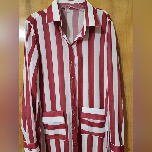 A long shirt dress - Picture 2 of 3